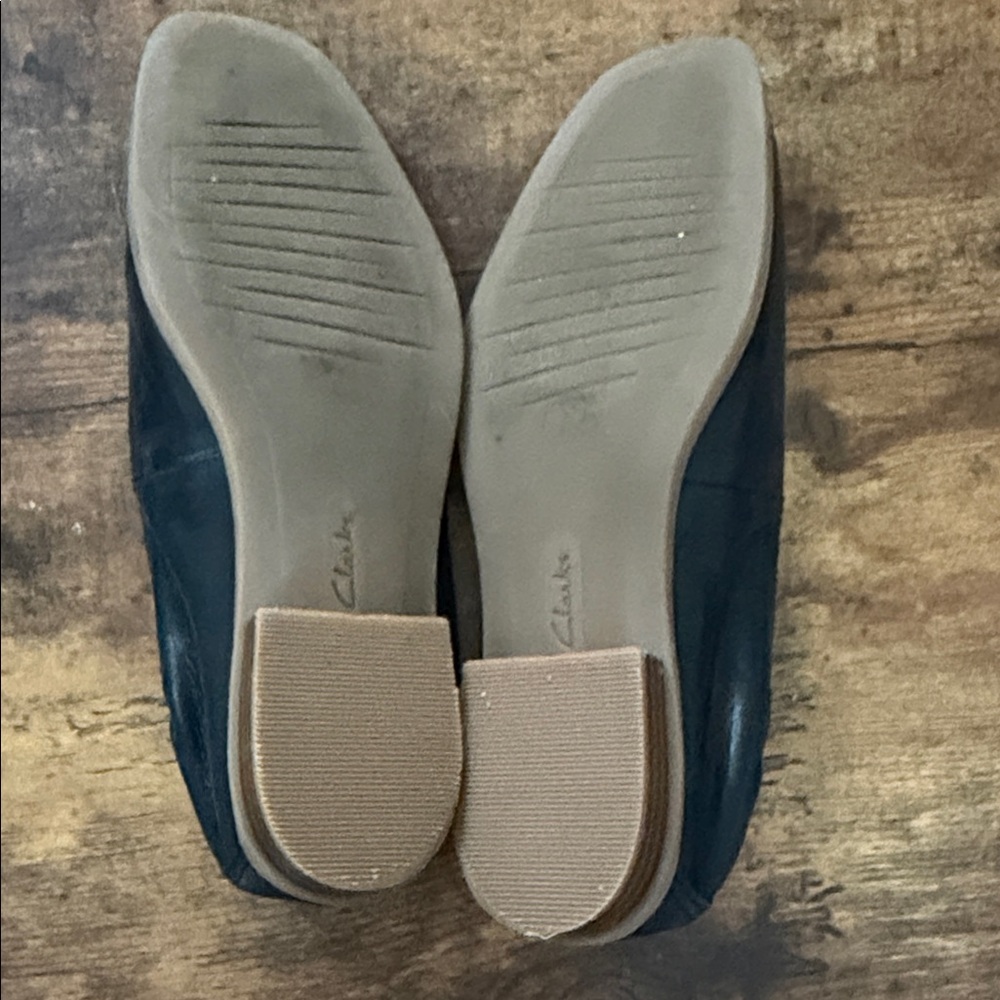 Clarks Sarafyna Sky Black Leather Loafers - Picture 5 of 7